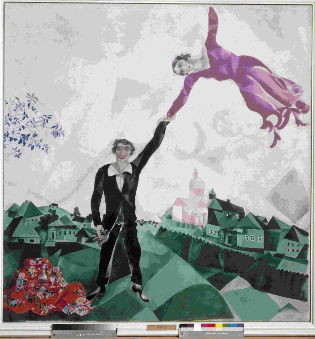 Marc Chagall, La passeggiata, 1917-1918 - olio su tela - State Russian Museum, San Pietroburgo © Chagall ®, by SIAE 2014